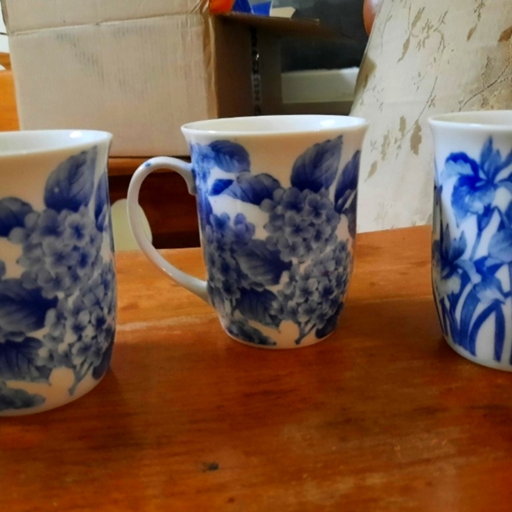 Set of 3 China Mugs